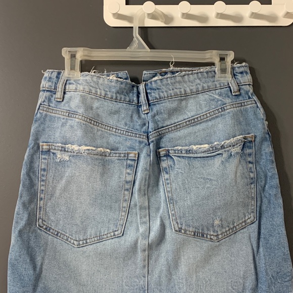 Zara distressed denim mini skirt size small 💙 - Picture 5 of 13